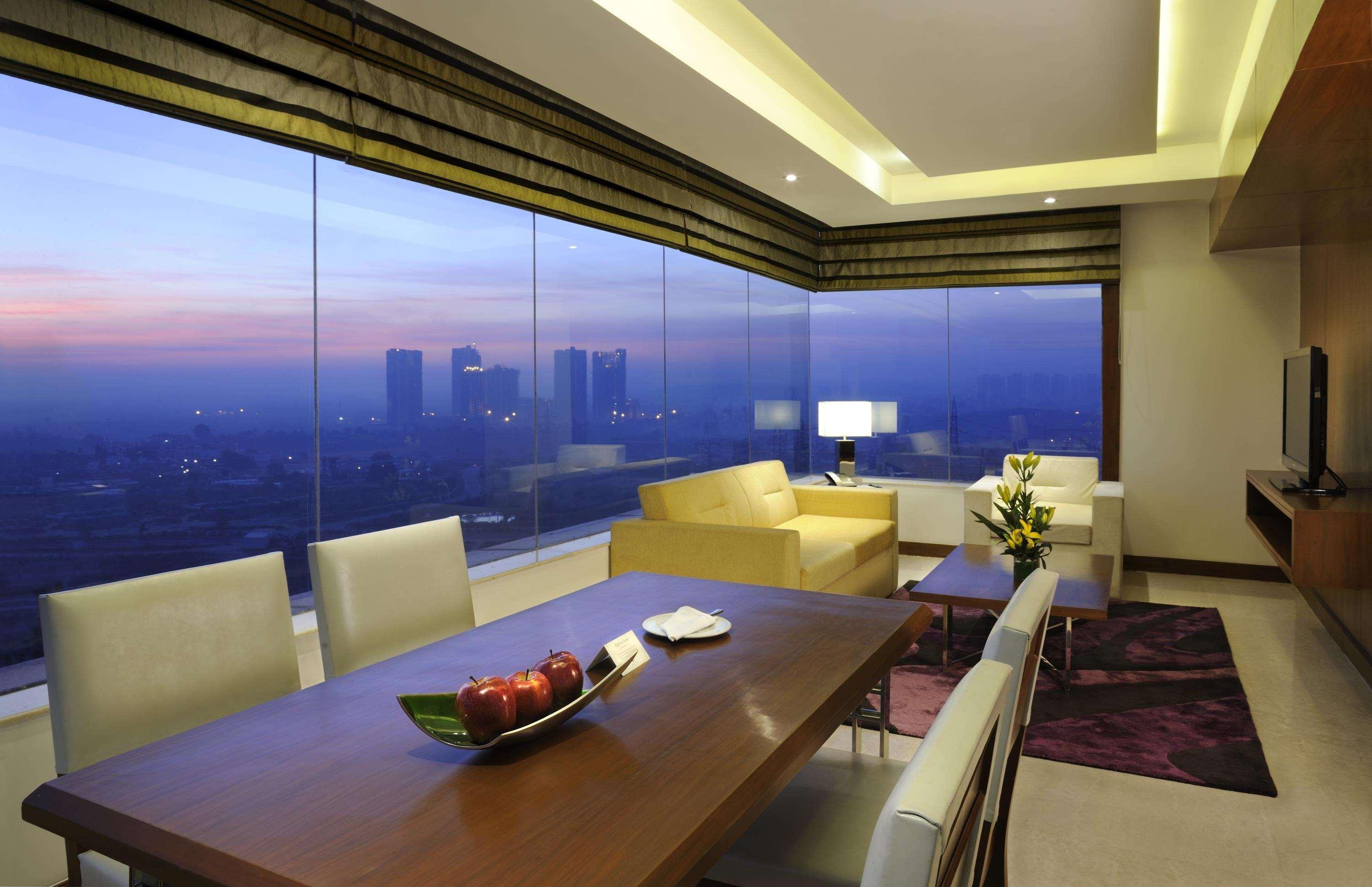 Готель Doubletree By Hilton Gurgaon New Delhi Ncr Екстер'єр фото