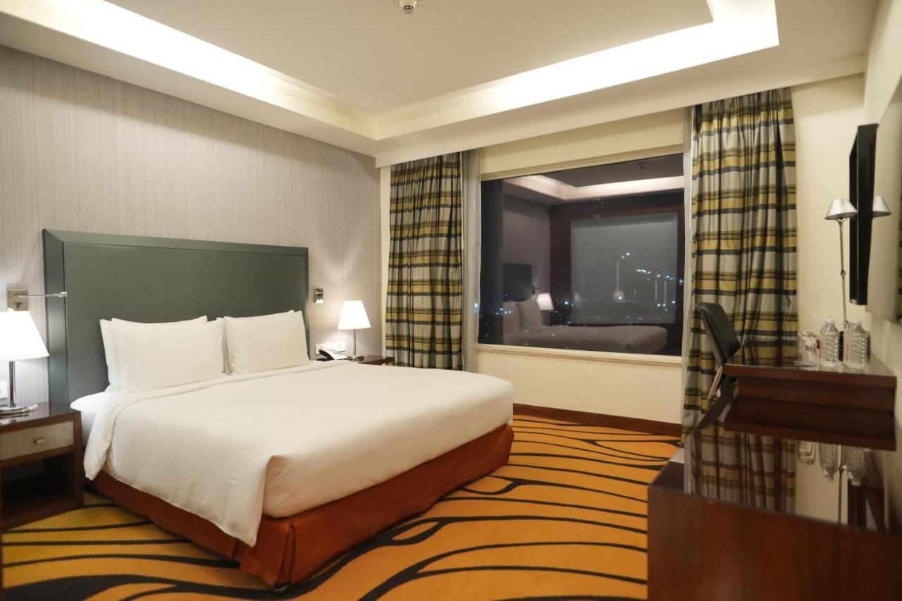 Готель Doubletree By Hilton Gurgaon New Delhi Ncr Екстер'єр фото