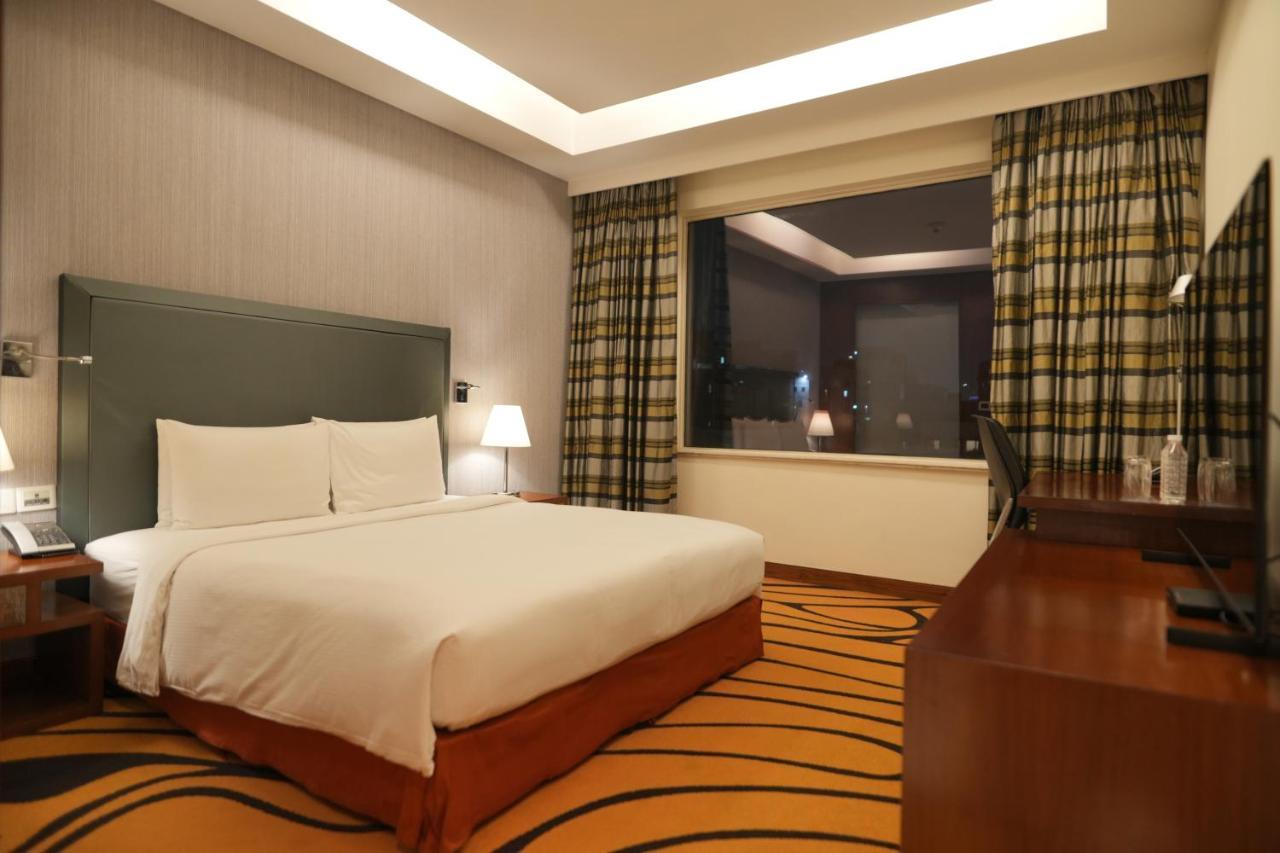 Готель Doubletree By Hilton Gurgaon New Delhi Ncr Екстер'єр фото