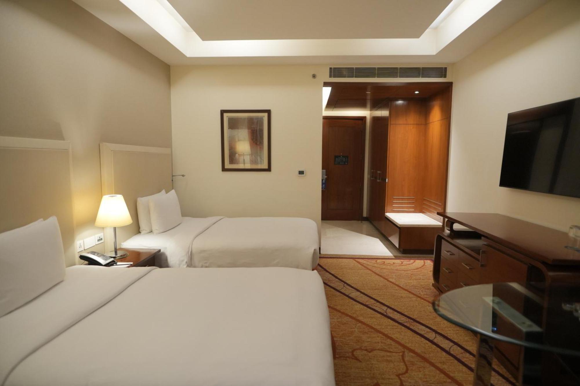 Готель Doubletree By Hilton Gurgaon New Delhi Ncr Екстер'єр фото