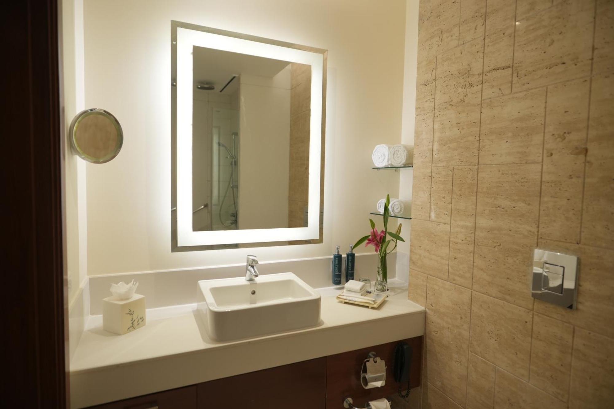 Готель Doubletree By Hilton Gurgaon New Delhi Ncr Екстер'єр фото