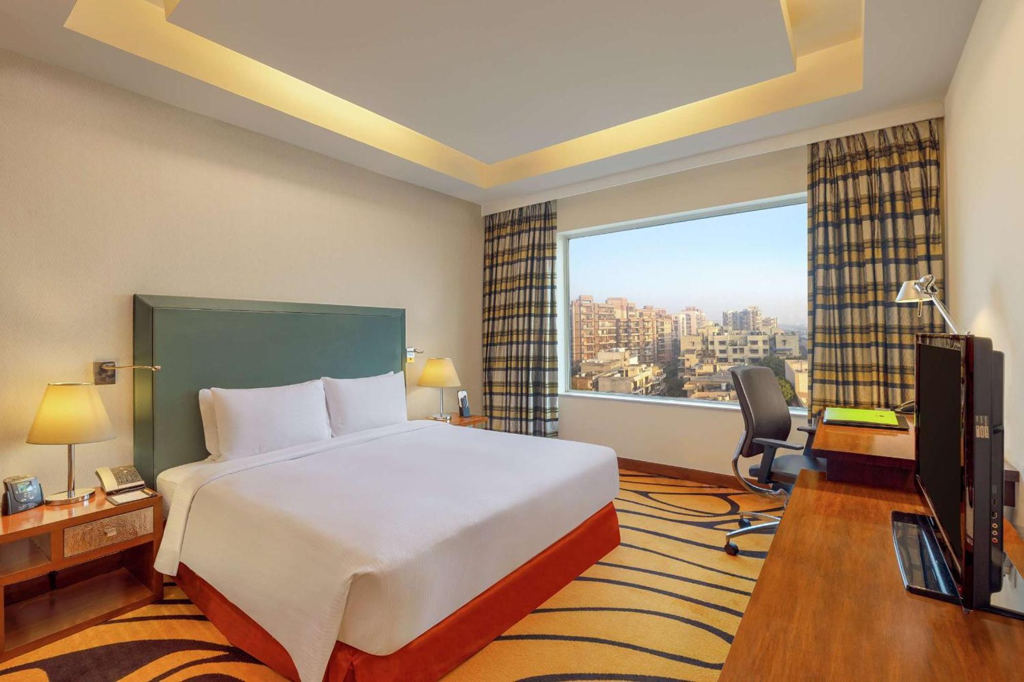 Готель Doubletree By Hilton Gurgaon New Delhi Ncr Екстер'єр фото