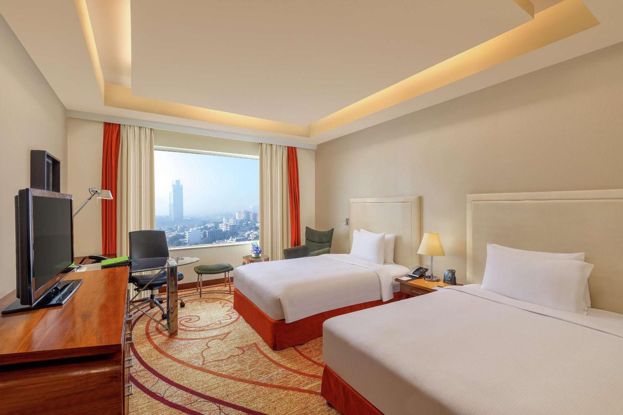 Готель Doubletree By Hilton Gurgaon New Delhi Ncr Екстер'єр фото