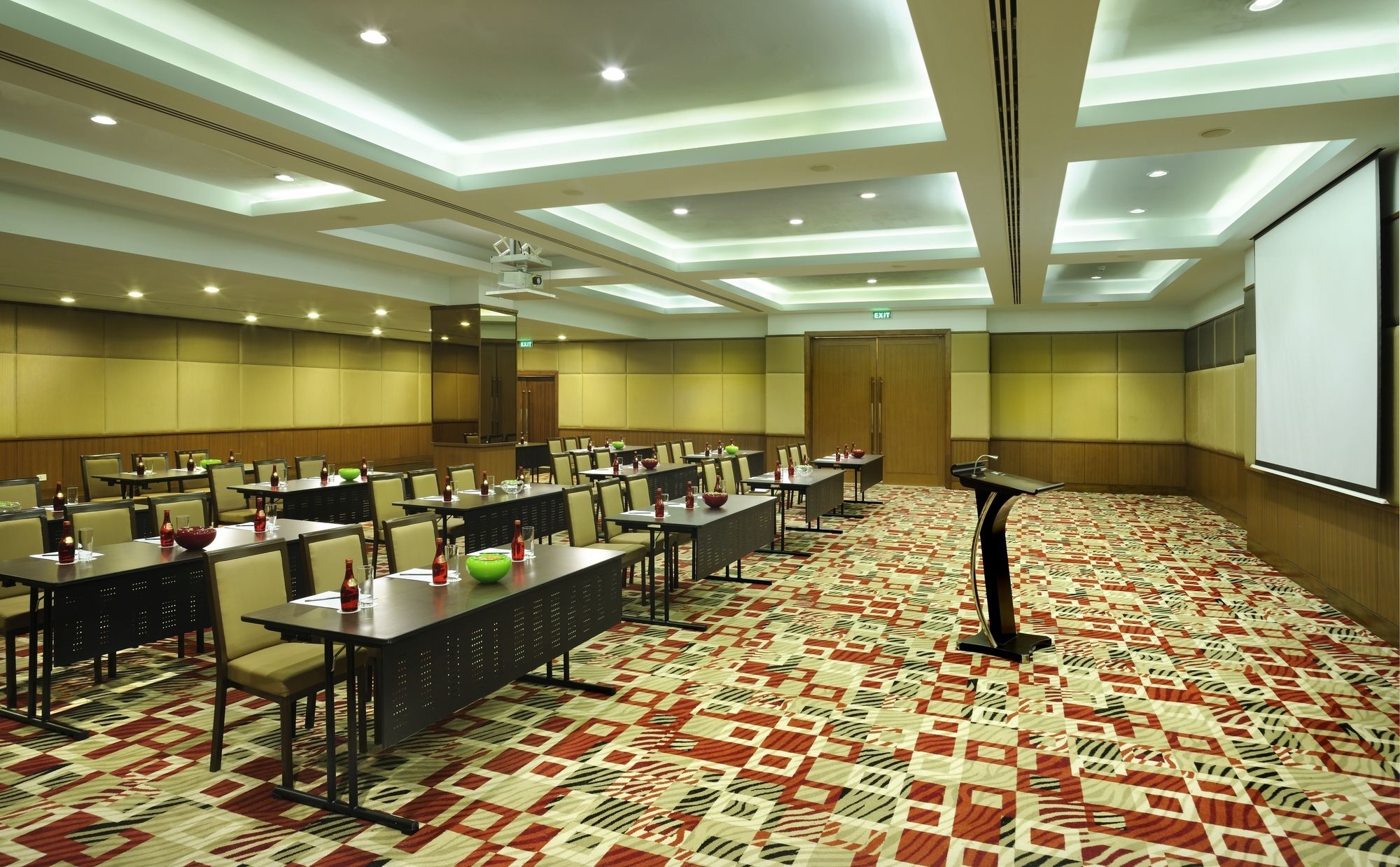 Готель Doubletree By Hilton Gurgaon New Delhi Ncr Екстер'єр фото