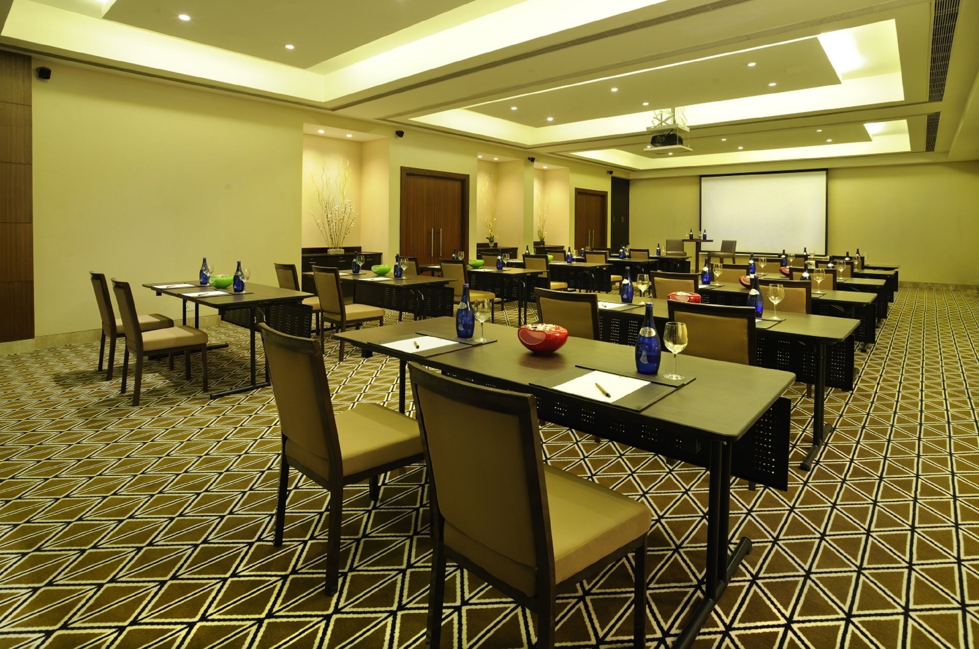 Готель Doubletree By Hilton Gurgaon New Delhi Ncr Бізнес фото